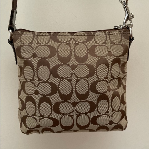 Coach Small Crossbody bag
In great condition - Picture 2 of 7